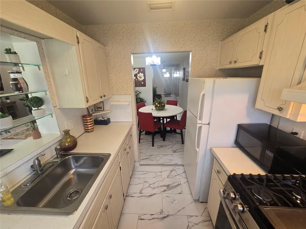 5750 80TH STREET #B206 St Petersburg, FL 33709