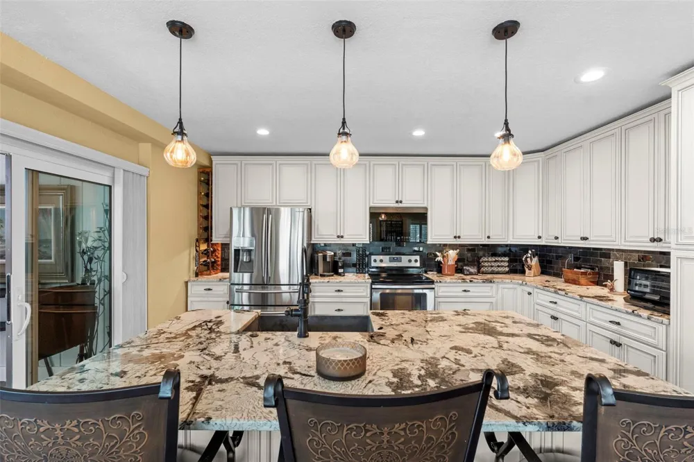 800 BAHIA DEL SOL DRIVE #A Ruskin, FL 33570