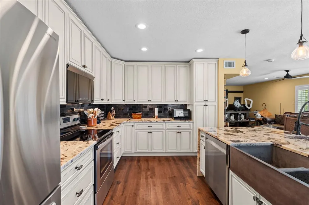 800 BAHIA DEL SOL DRIVE #A Ruskin, FL 33570