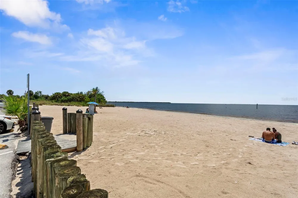 800 BAHIA DEL SOL DRIVE #A Ruskin, FL 33570