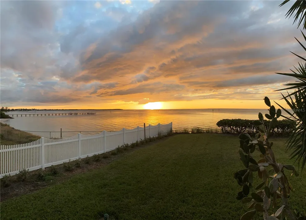 800 BAHIA DEL SOL DRIVE #A Ruskin, FL 33570