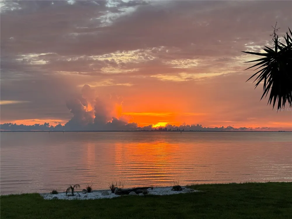 800 BAHIA DEL SOL DRIVE #A Ruskin, FL 33570