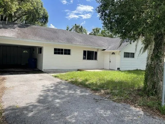106 E ROSEHILL AVENUE Deland, FL 32724