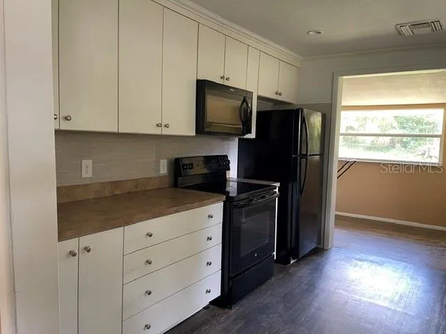 106 E ROSEHILL AVENUE Deland, FL 32724