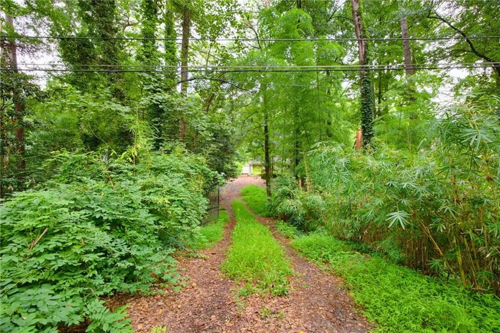 1899 Moores Mill Road NW Atlanta, GA 30318