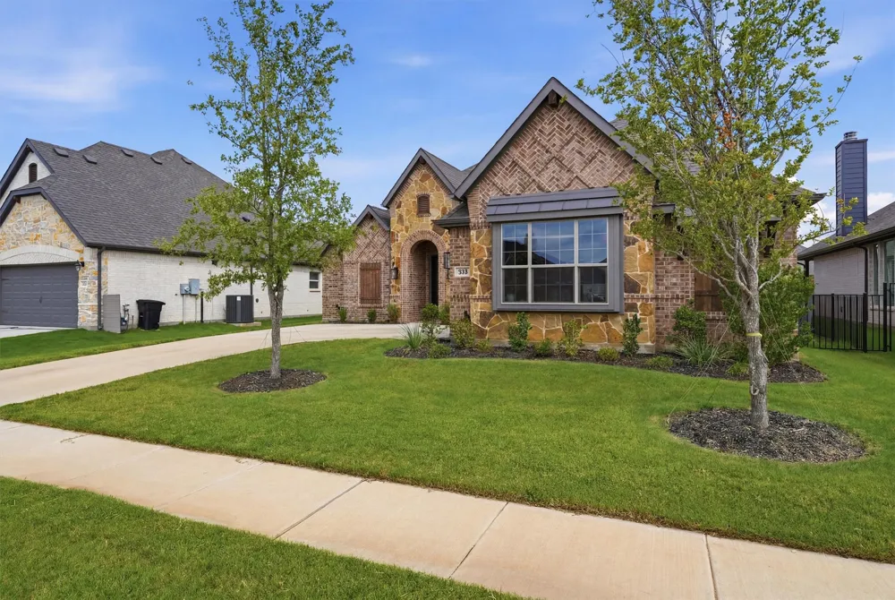 313 Bowrider Lane Granbury, TX 76049