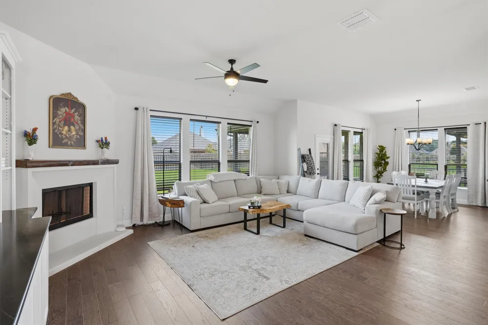 313 Bowrider Lane Granbury, TX 76049