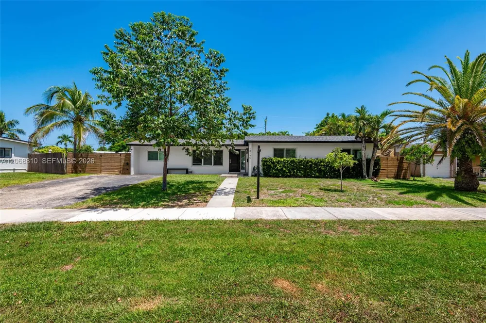 18145 SW 95th Ct Palmetto Bay, FL 33157