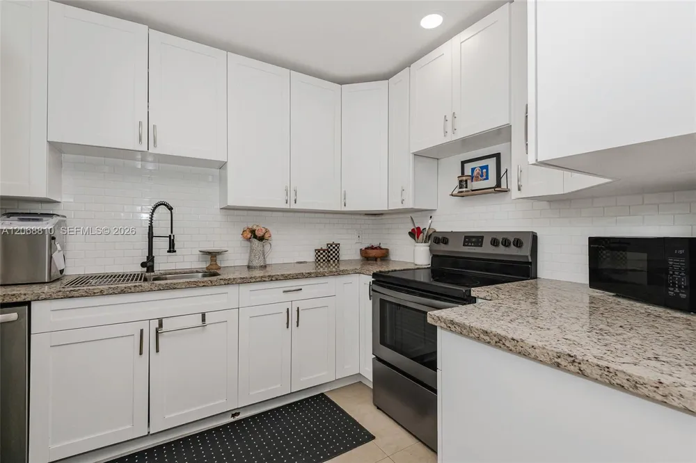 18145 SW 95th Ct Palmetto Bay, FL 33157
