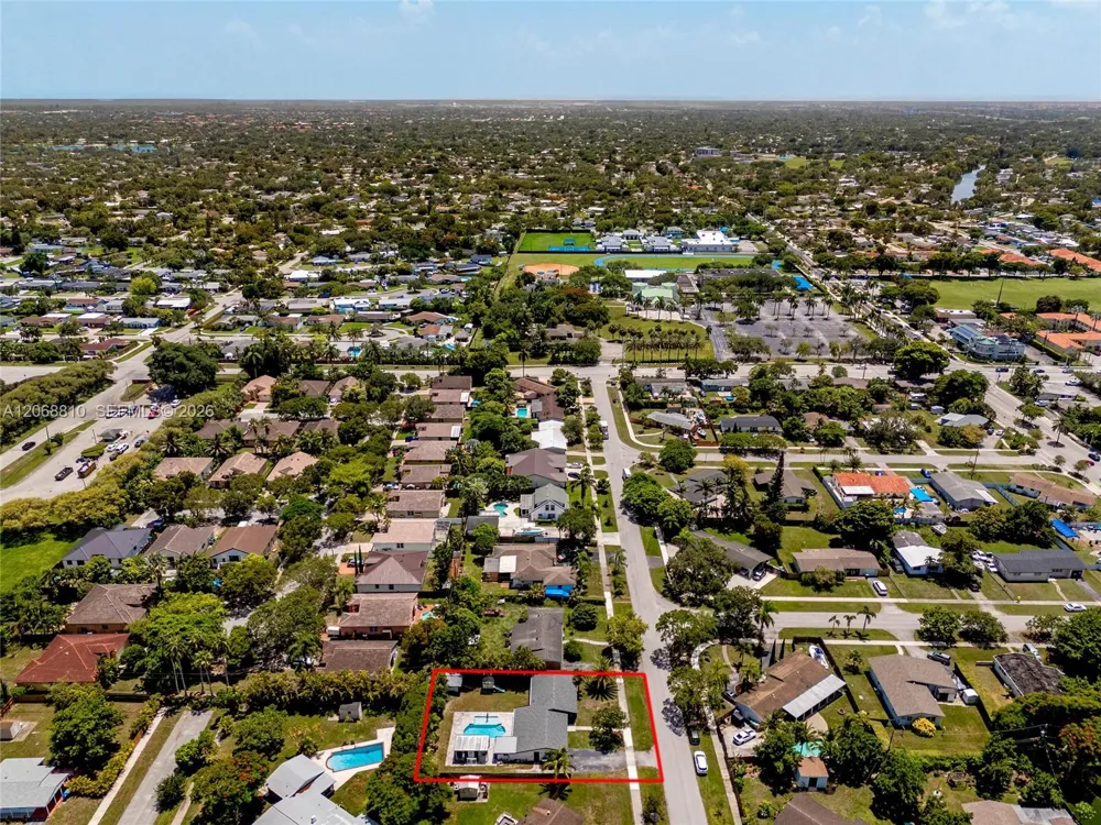 18145 SW 95th Ct Palmetto Bay, FL 33157