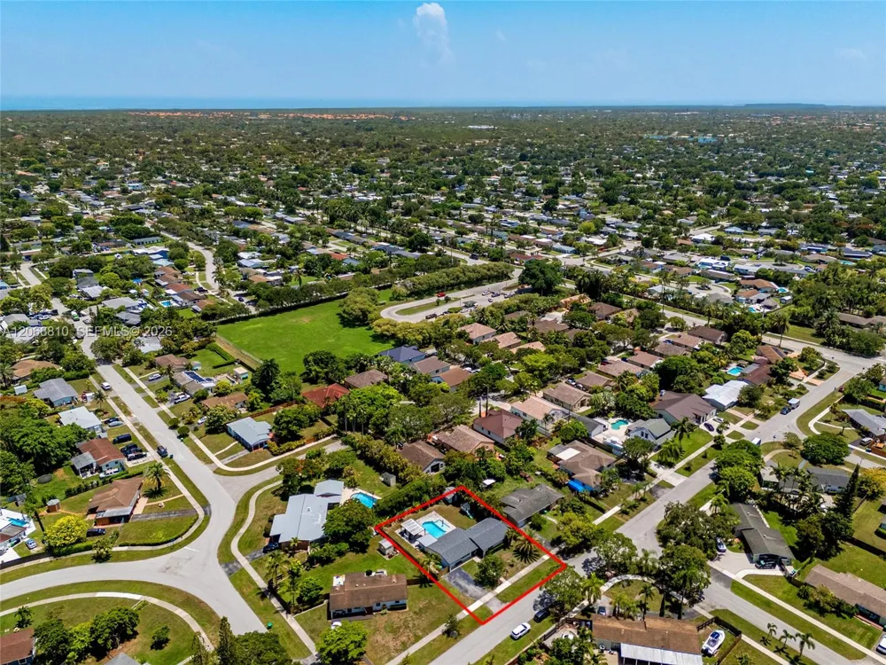 18145 SW 95th Ct Palmetto Bay, FL 33157