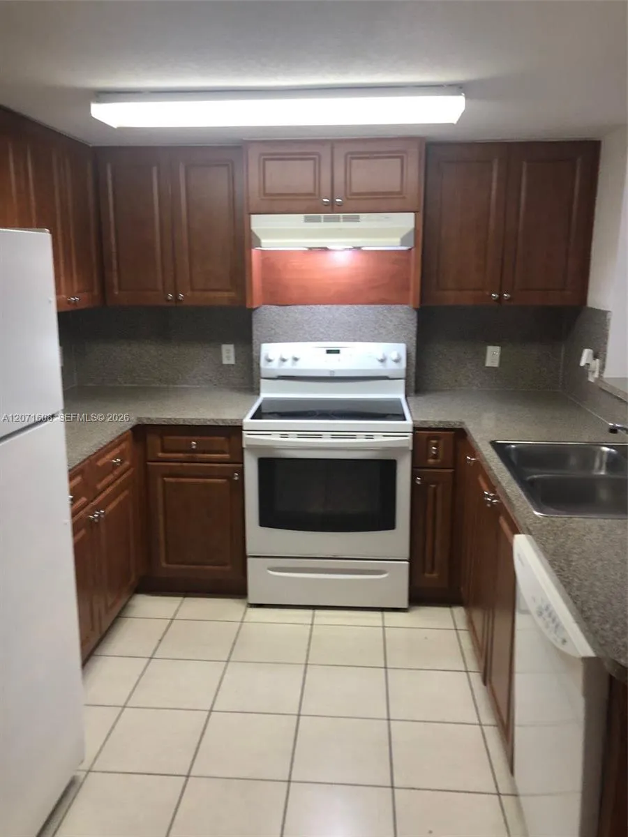 218 NW 12th Ave #802 Miami, FL 33128