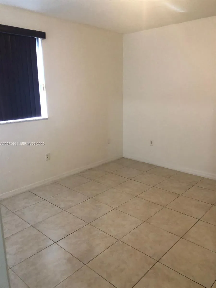 218 NW 12th Ave #802 Miami, FL 33128