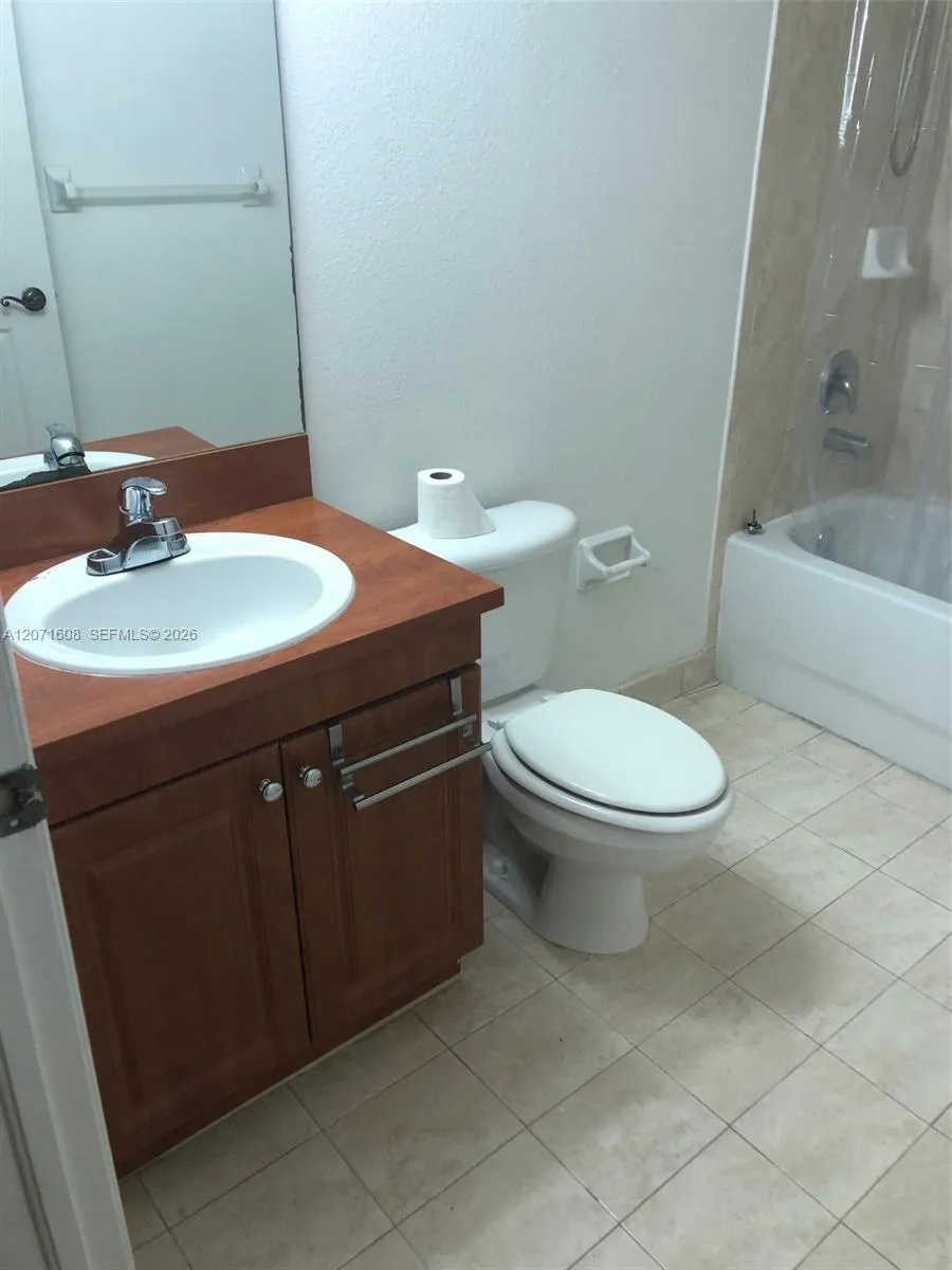 218 NW 12th Ave #802 Miami, FL 33128