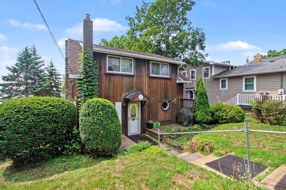 1865 Wamplers Heights Drive Brooklyn, MI 49230