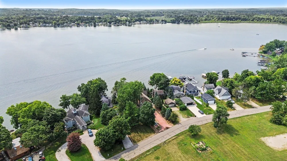 1865 Wamplers Heights Drive Brooklyn, MI 49230