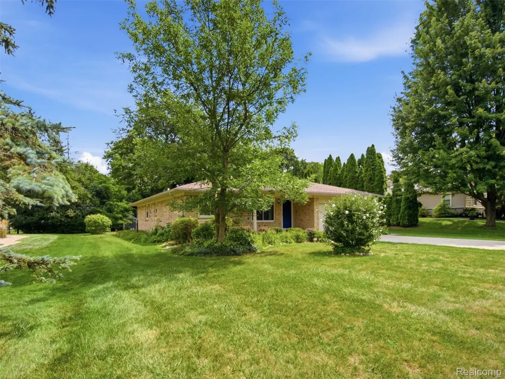 2387 Sanders Place Bloomfield Hills City, MI 48302