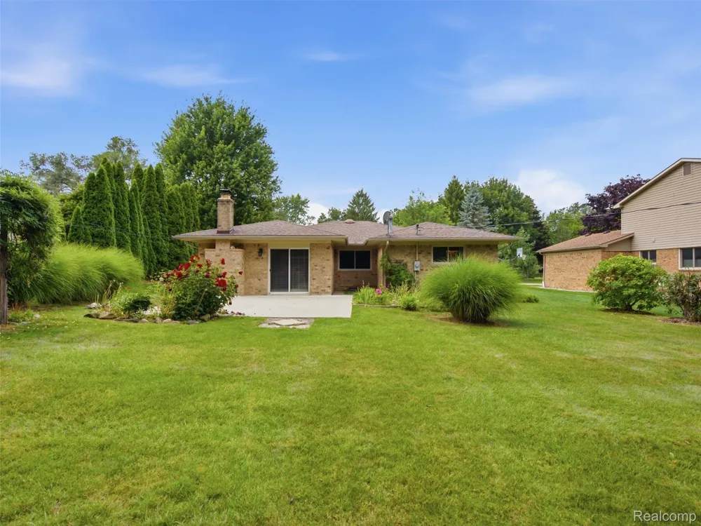 2387 Sanders Place Bloomfield Hills City, MI 48302