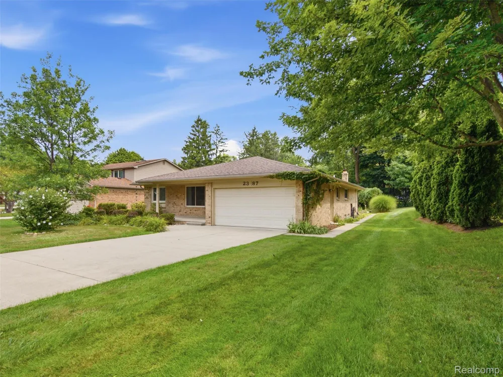 2387 Sanders Place Bloomfield Hills City, MI 48302