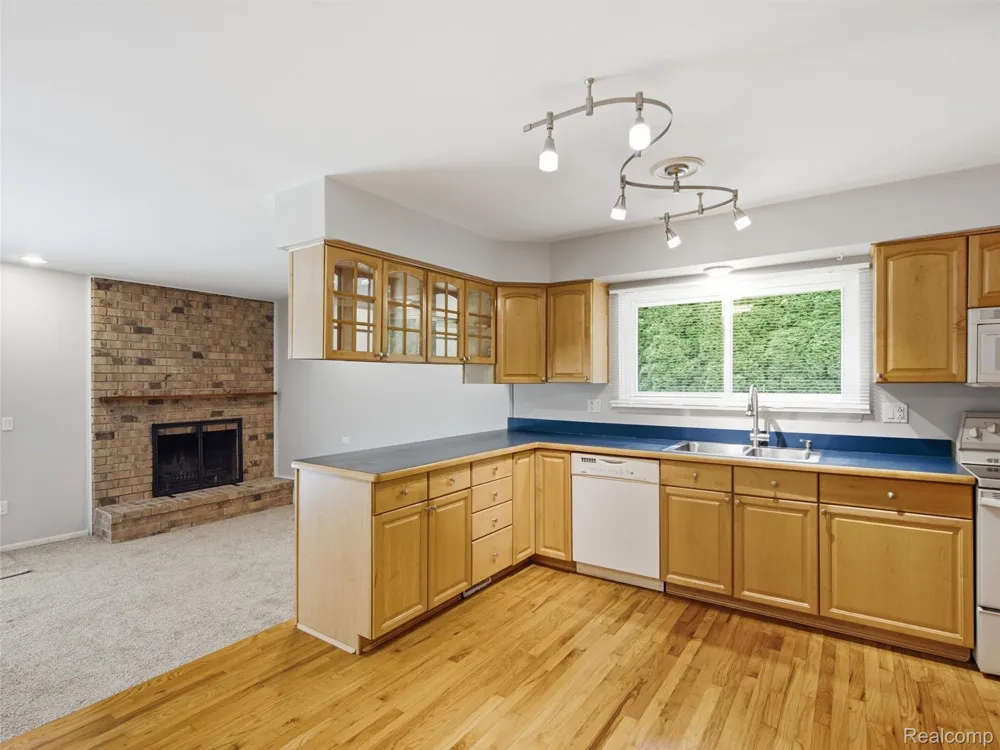 2387 Sanders Place Bloomfield Hills City, MI 48302