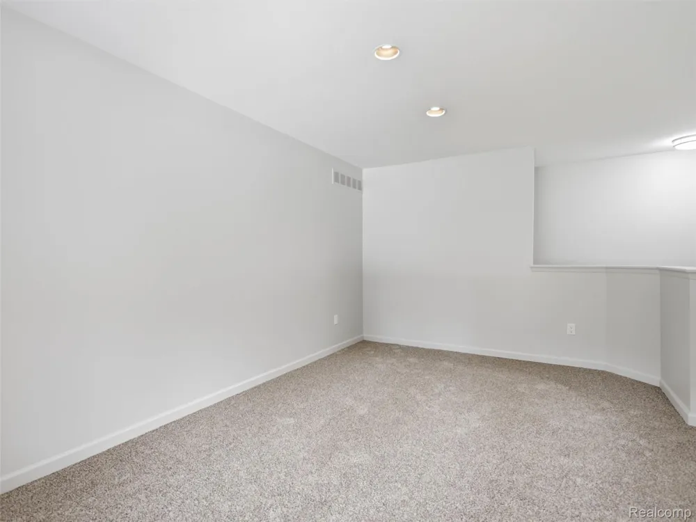 2387 Sanders Place Bloomfield Hills City, MI 48302