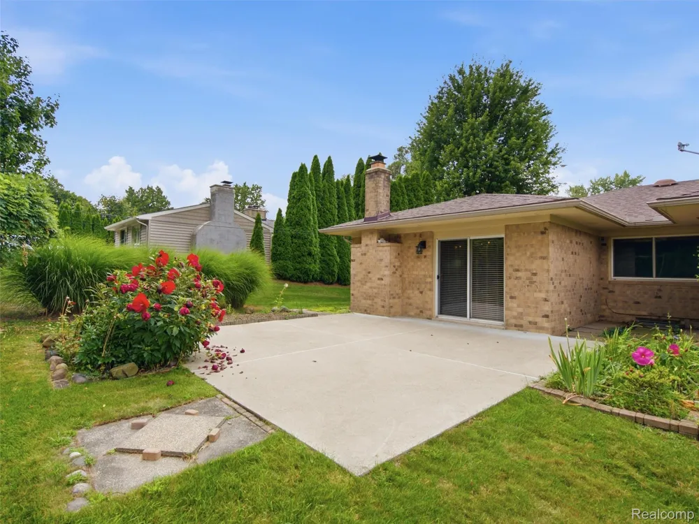 2387 Sanders Place Bloomfield Hills City, MI 48302