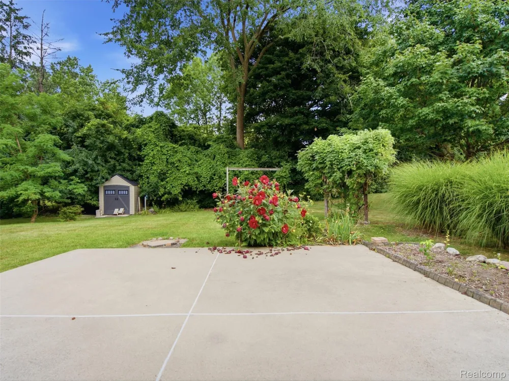 2387 Sanders Place Bloomfield Hills City, MI 48302