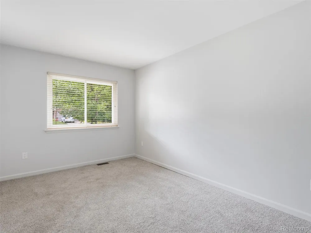 2387 Sanders Place Bloomfield Hills City, MI 48302