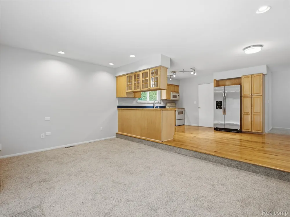 2387 Sanders Place Bloomfield Hills City, MI 48302