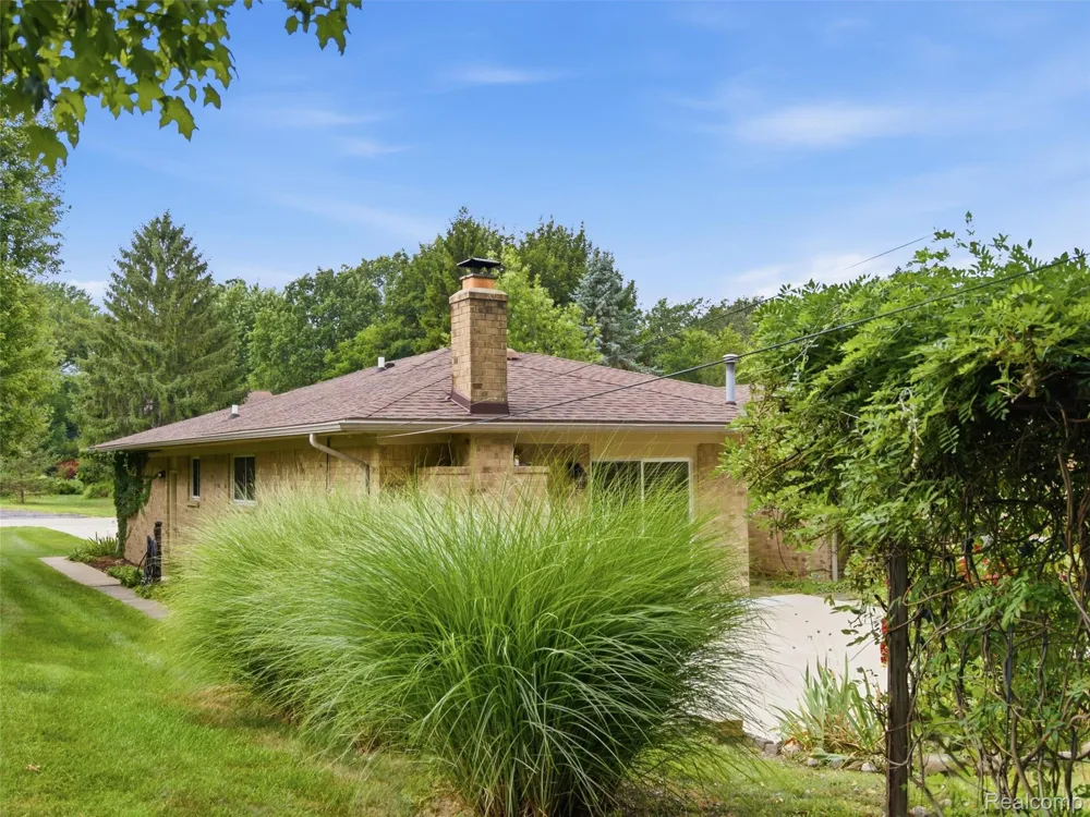 2387 Sanders Place Bloomfield Hills City, MI 48302