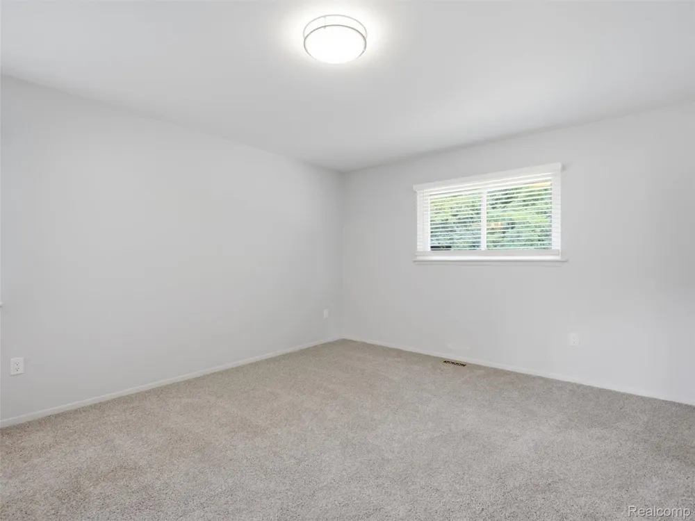 2387 Sanders Place Bloomfield Hills City, MI 48302