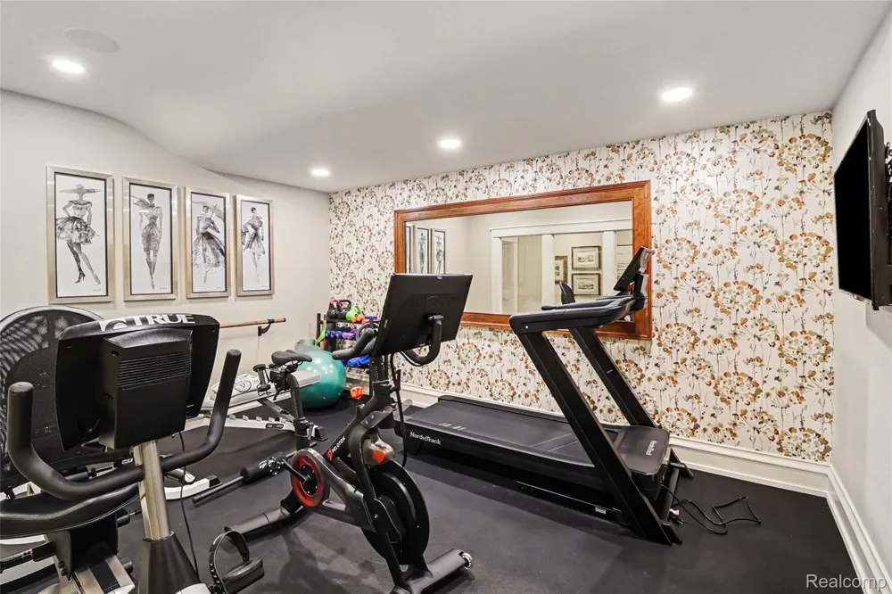 6485 Shannon Glen Drive Tyrone Township, MI 48430