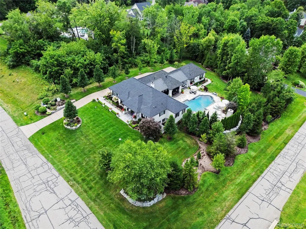 6485 Shannon Glen Drive Tyrone Township, MI 48430