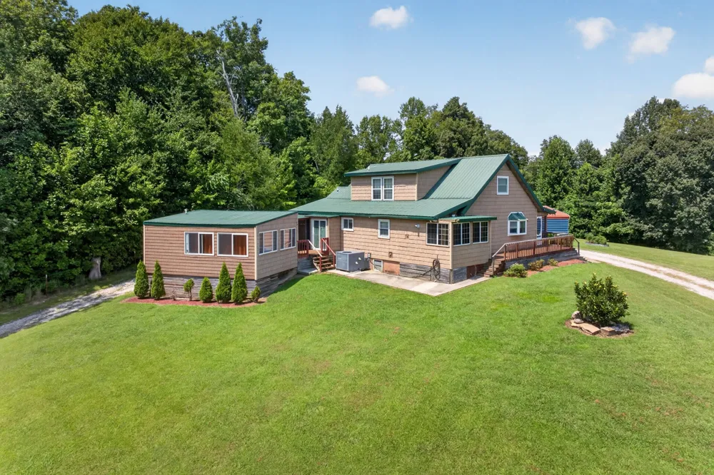 470 Wade Rd Sparta, TN 38583