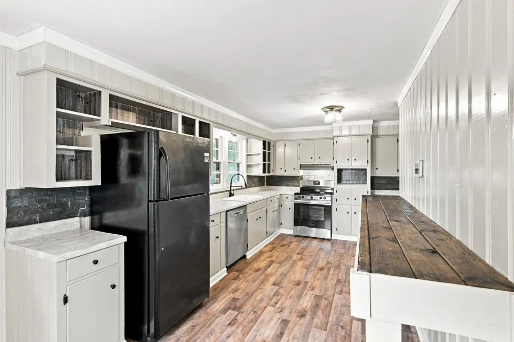 1302 Ellington Dr Lafayette, TN 37083
