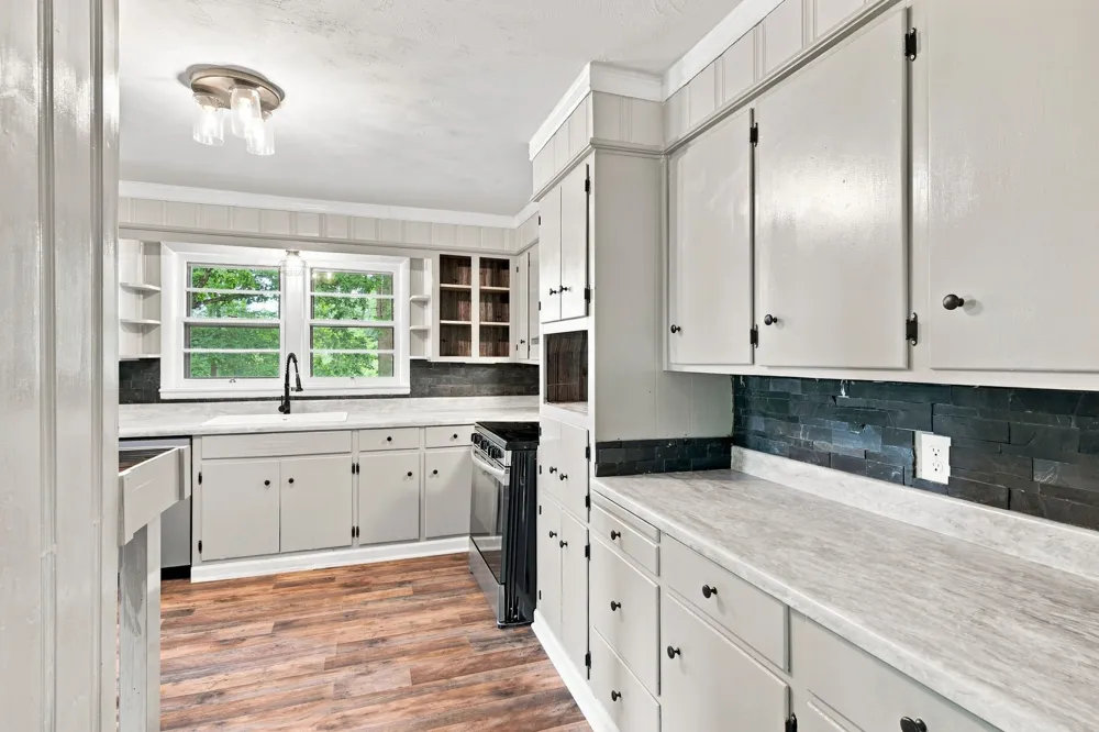 1302 Ellington Dr Lafayette, TN 37083