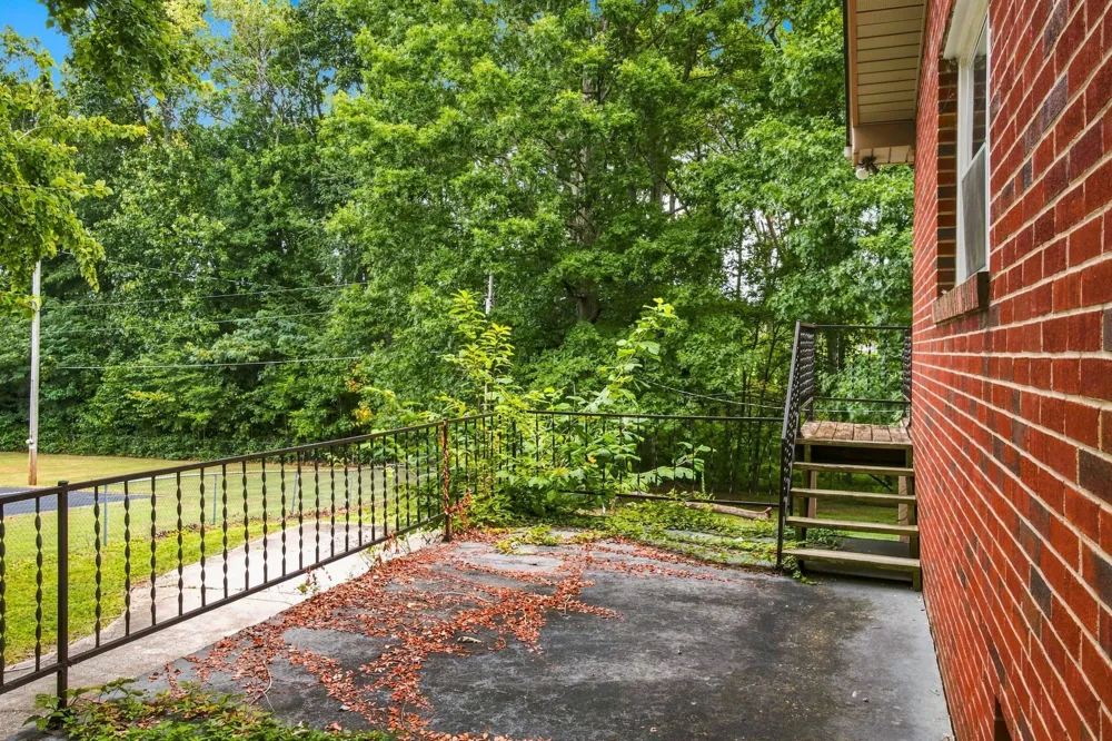 1302 Ellington Dr Lafayette, TN 37083
