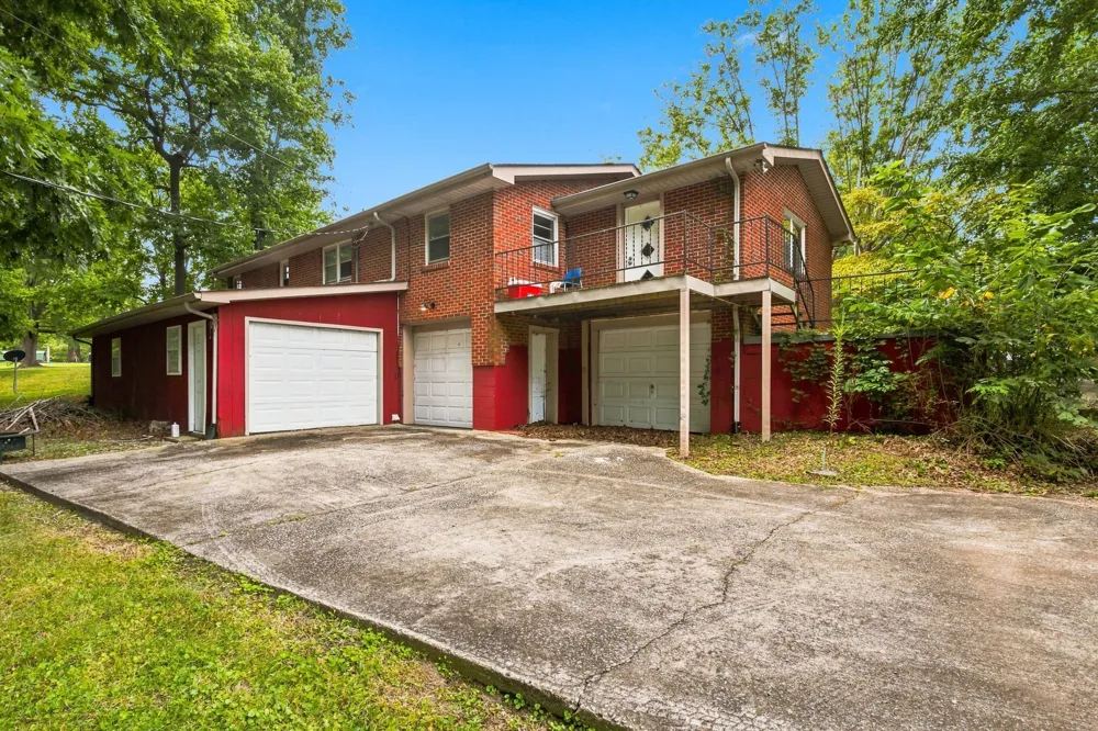 1302 Ellington Dr Lafayette, TN 37083