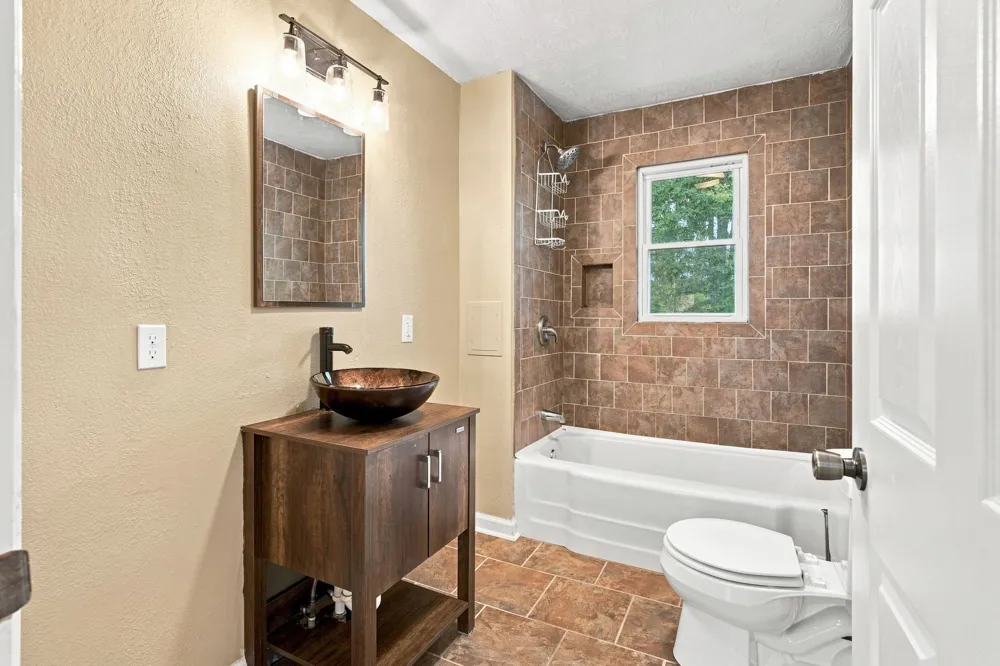 1302 Ellington Dr Lafayette, TN 37083