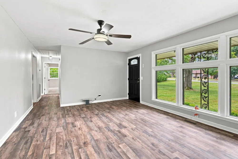 1302 Ellington Dr Lafayette, TN 37083