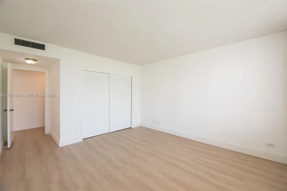 1001 91 #511 Bay Harbor Islands, FL 33154