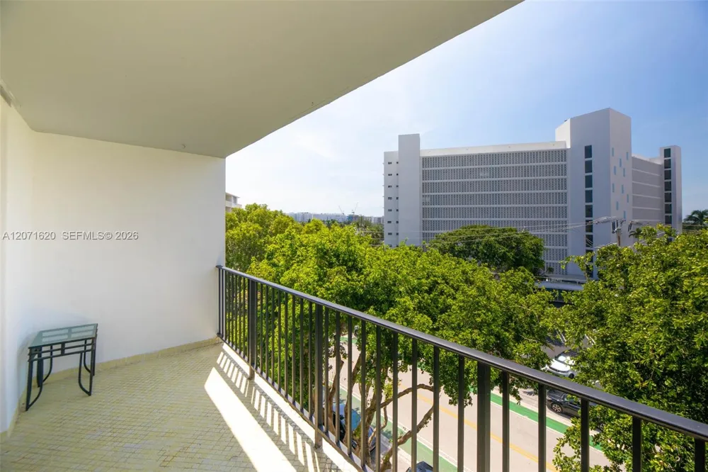 1001 91 #511 Bay Harbor Islands, FL 33154