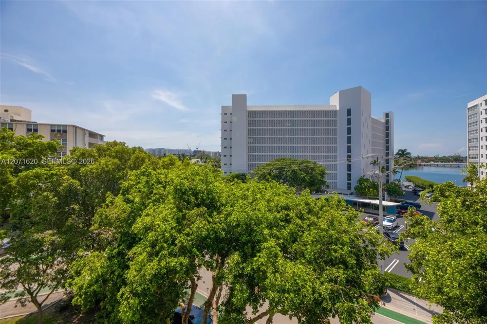 1001 91 #511 Bay Harbor Islands, FL 33154