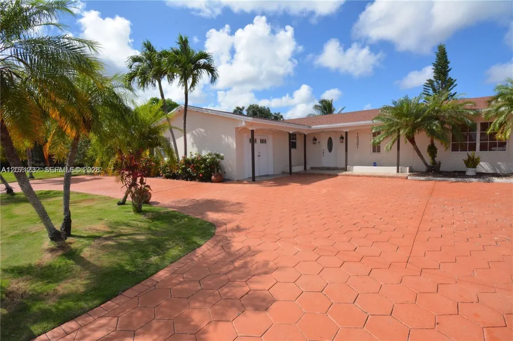 10301 SW 199th St Cutler Bay, FL 33157