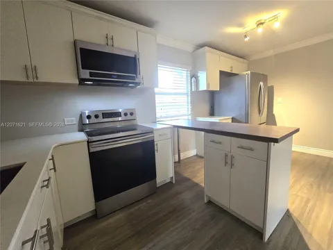 914 SW 8th Avenue #57
