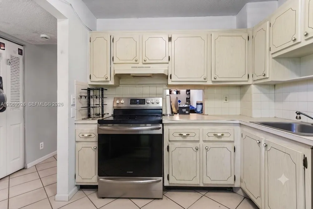 201 Berkley Rd #309 Hollywood, FL 33024