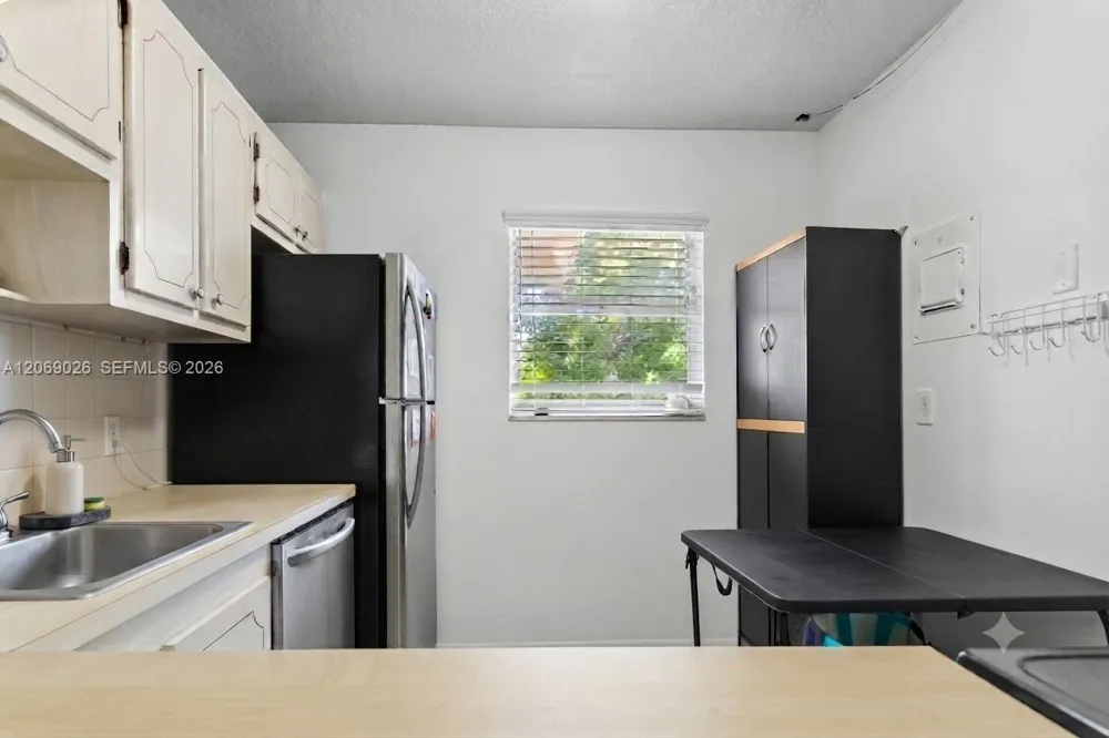 201 Berkley Rd #309 Hollywood, FL 33024