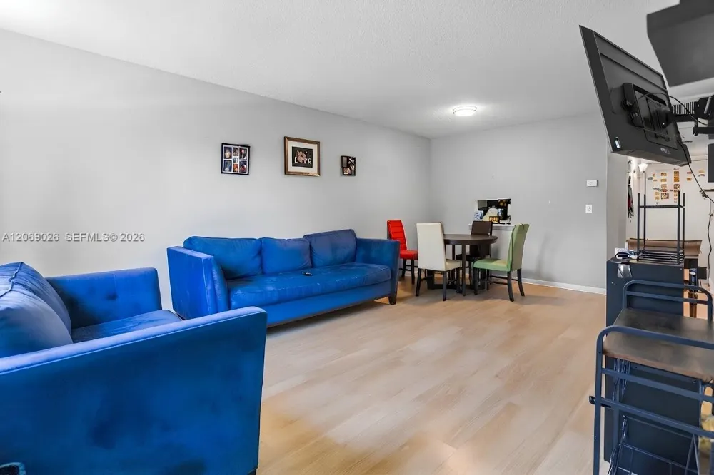 201 Berkley Rd #309 Hollywood, FL 33024