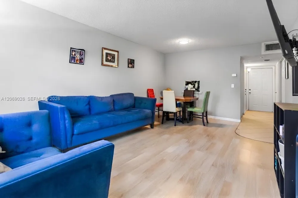 201 Berkley Rd #309 Hollywood, FL 33024