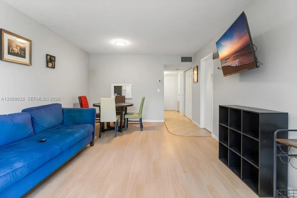 201 Berkley Rd #309 Hollywood, FL 33024